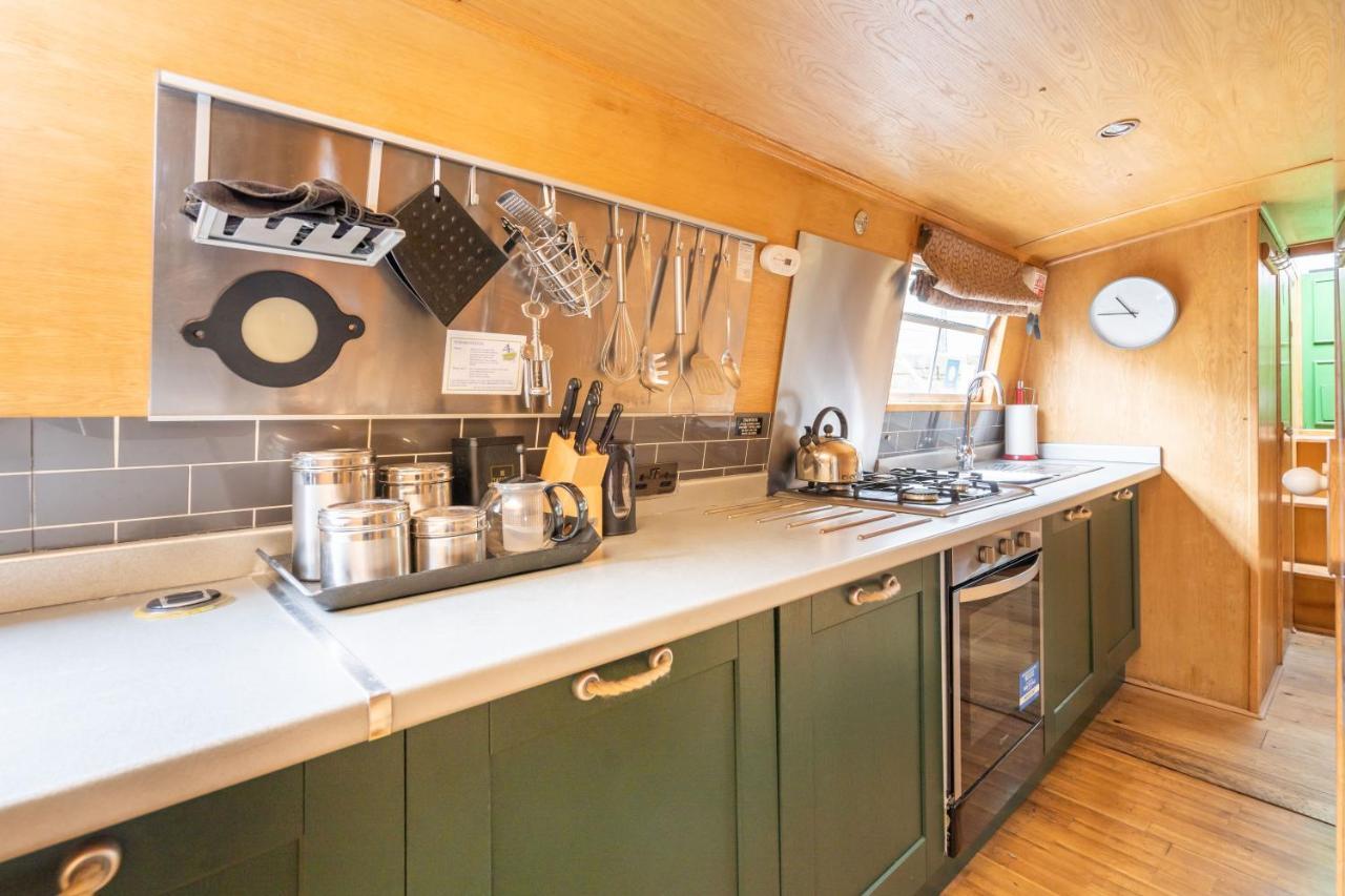Отель Edinburgh - Houseboats Экстерьер фото