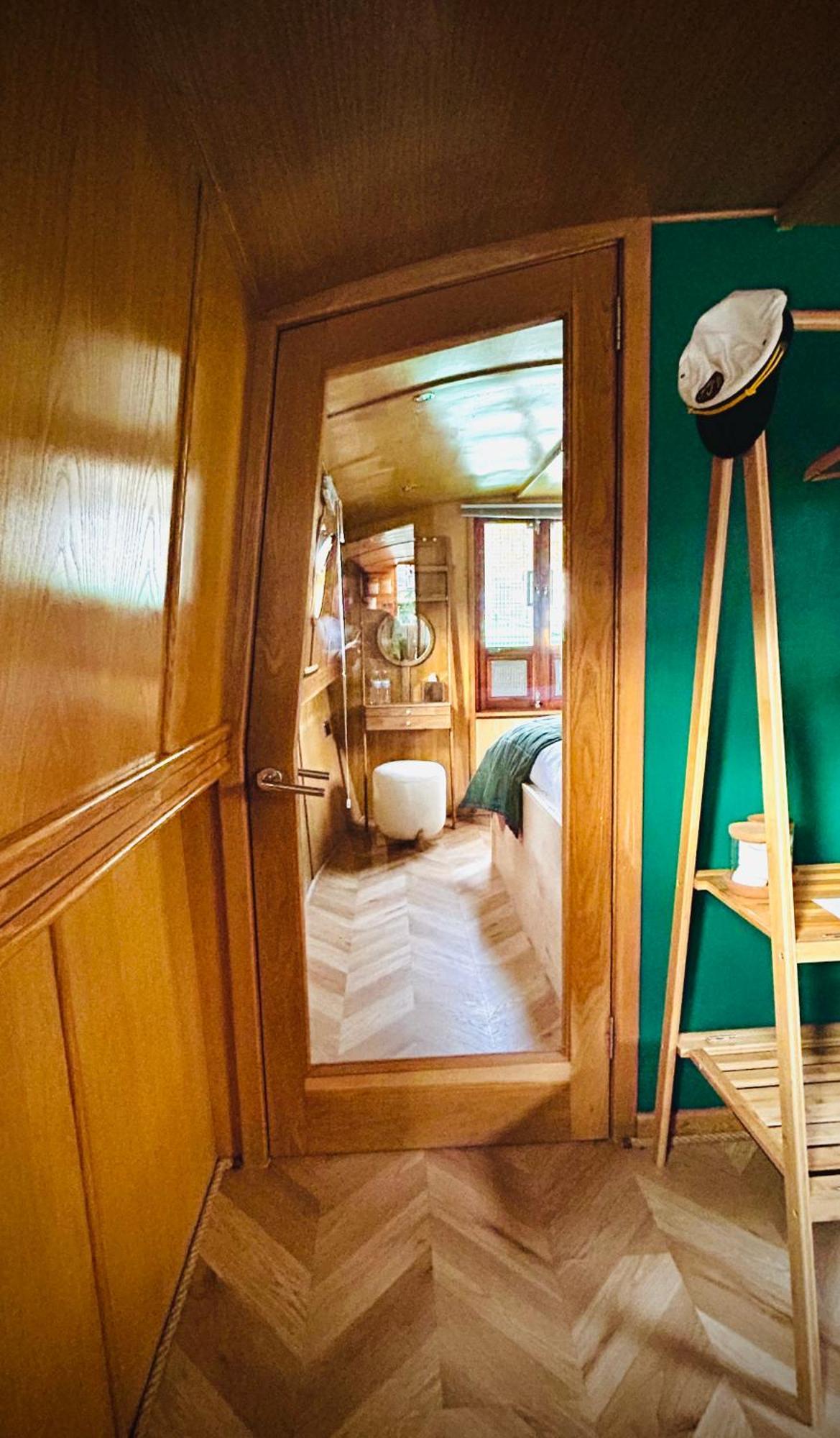 Отель Edinburgh - Houseboats Экстерьер фото