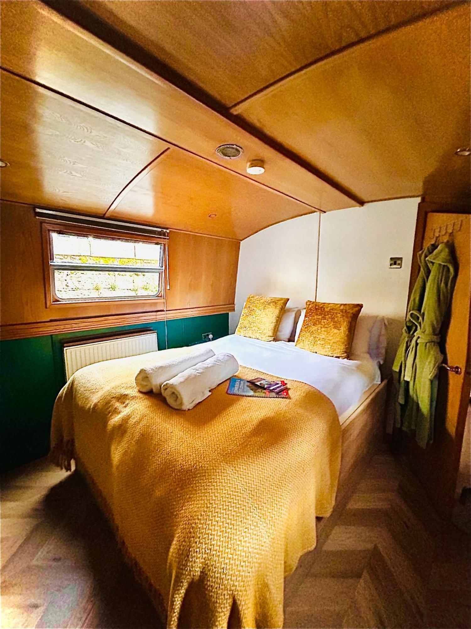 Отель Edinburgh - Houseboats Экстерьер фото