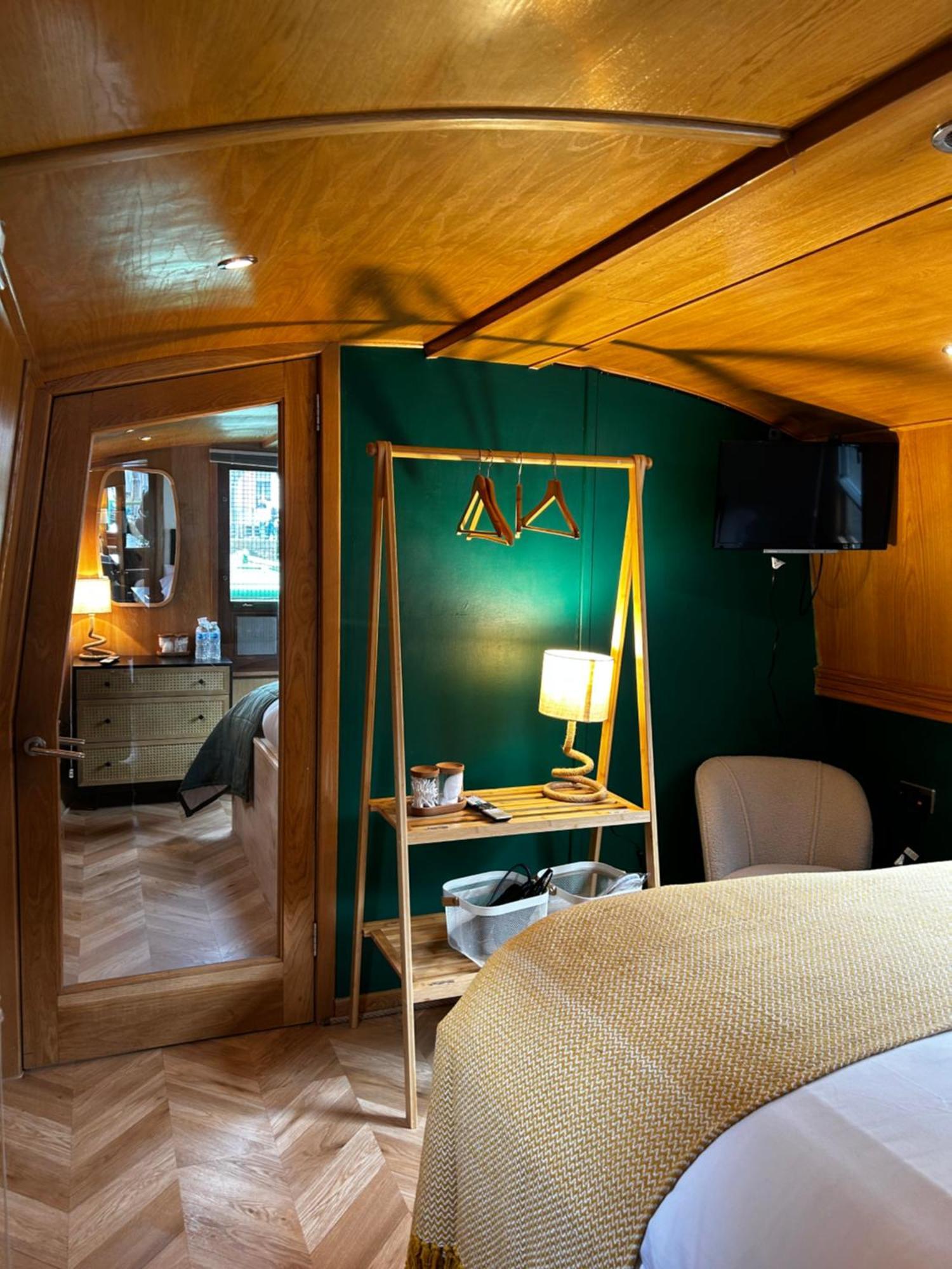Отель Edinburgh - Houseboats Экстерьер фото